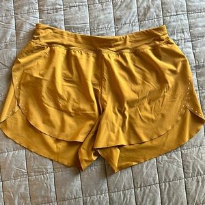 Lululemon Find Your Pace High-Rise Lined Shorts 3” (Gold Spice)